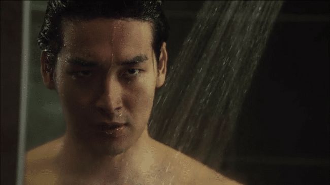 History_of_a_Salaryman_Hang_Woo_shower_1
