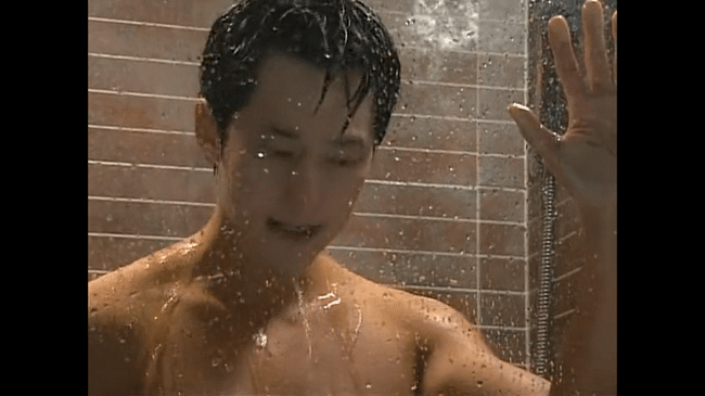 Kdrama_shower_scene_hand_on_glass