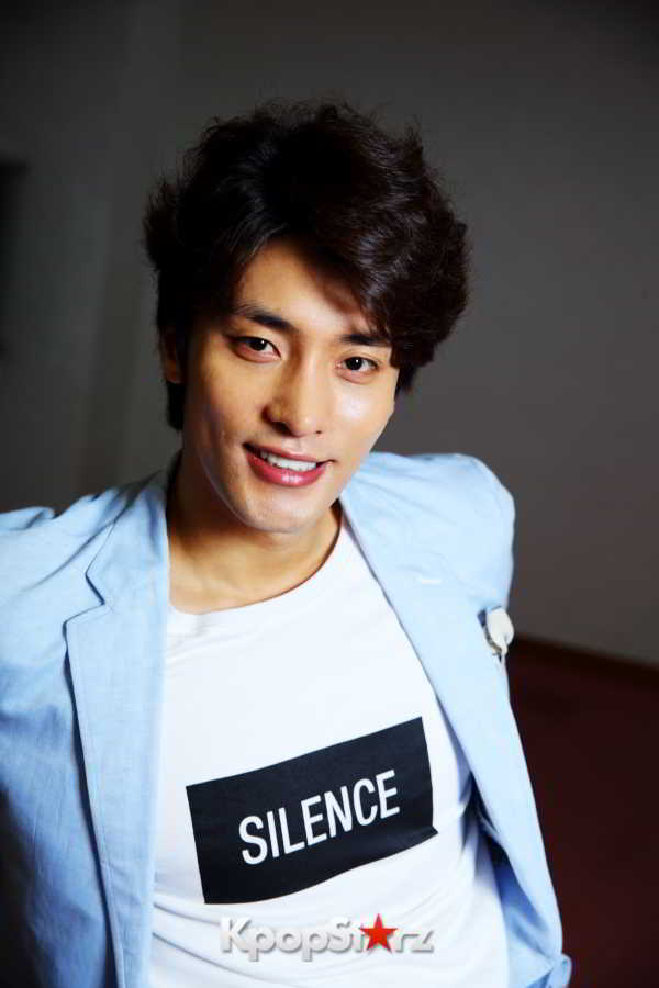 exclusive-photo-interview-sunghoon-i-can-offer-my-heart-to-the-woman-i-love (1)