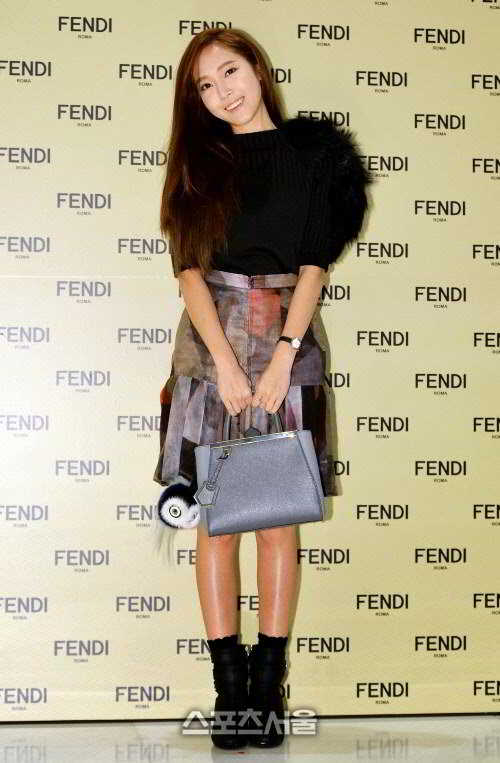 l_2014112501001563200099526