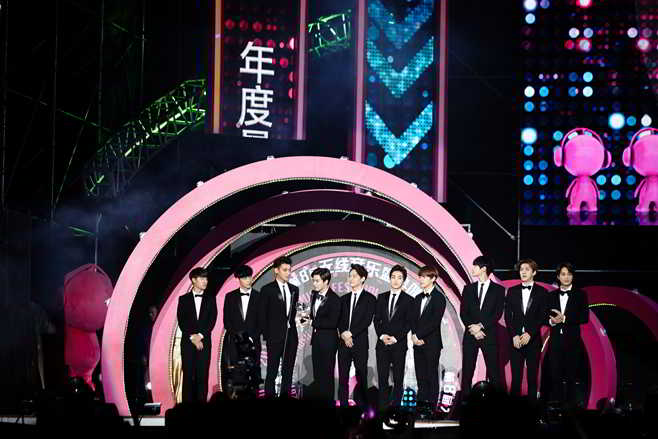 EXO Miguhui Awards Suexo 3