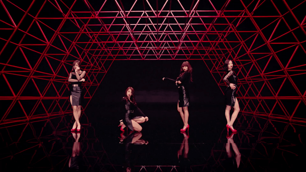 SISTAR - Alone.mp4_snapshot_00.04_[2012.04.12_18.33.13]