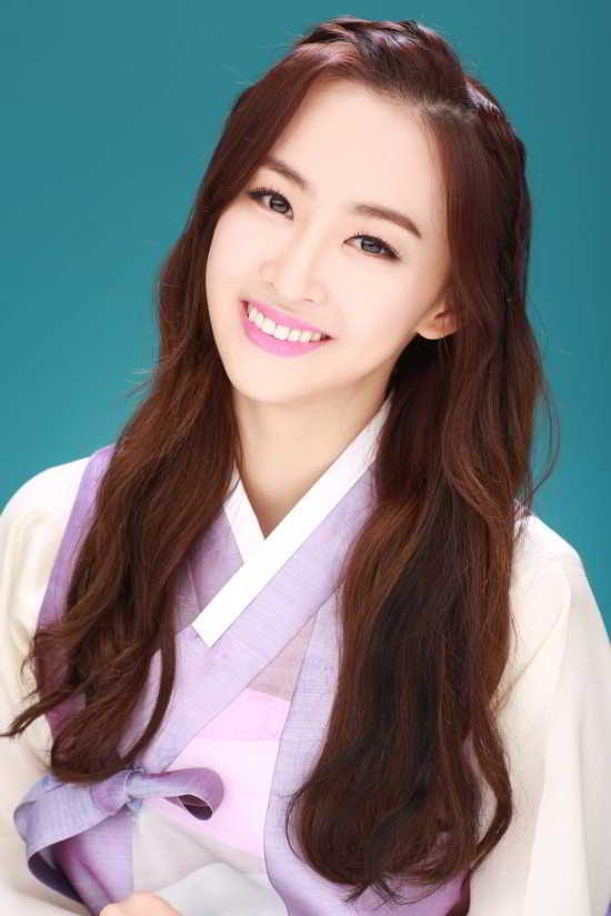 SISTAR-give-their-early-Chuseok-greetings-in-beautiful-hanbok_37