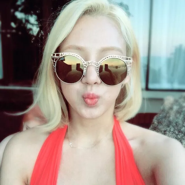 Girls-Generation-SNSD-Hyoyeon-Instagram-Sunglasses-2