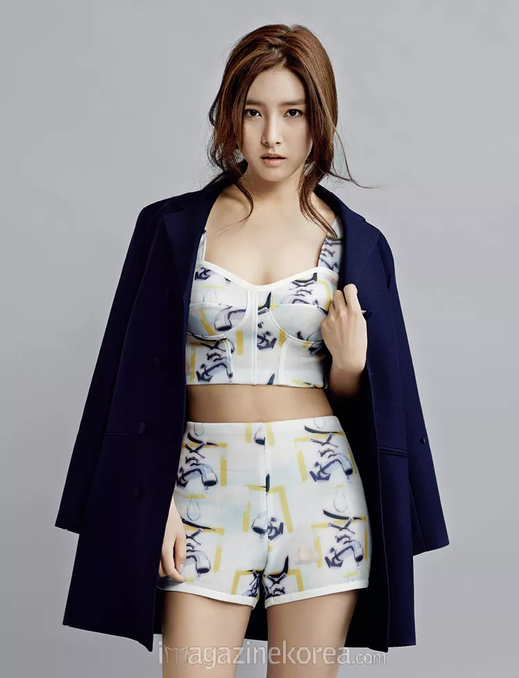 Kim-So-Eun-Esquire-Magazine-February-Issue-2015
