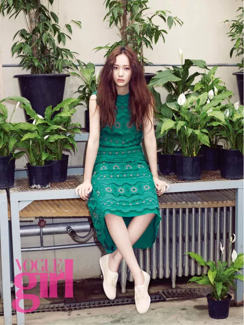 fx-Krystal-Vogue-Girl-May-2015-Pictures-Chloe-Lace-Dress