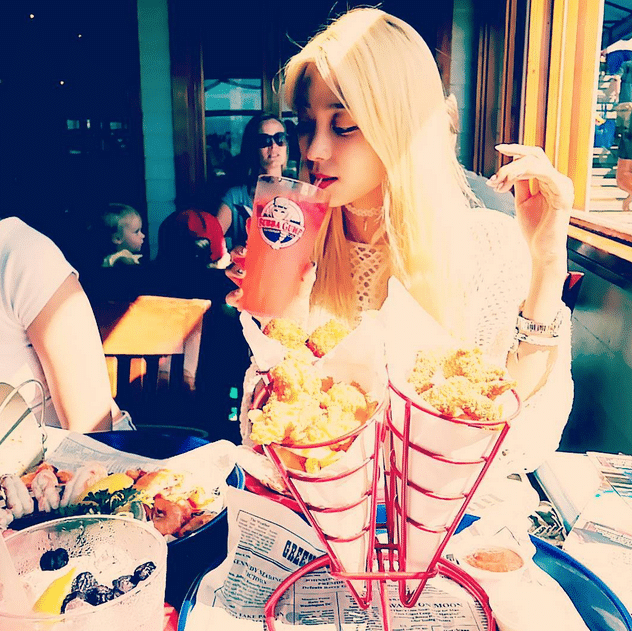 Bora restoranda bir şeyler içerken