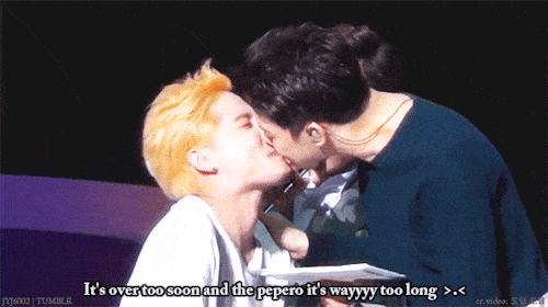 JUNSOO-YOO-CHEON-PEPERO.gif.pagespeed.ce.6-vQHDflE1