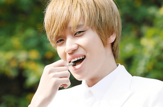 teentop-niel-pepero.png.pagespeed.ce.u-OiBsf7Kz