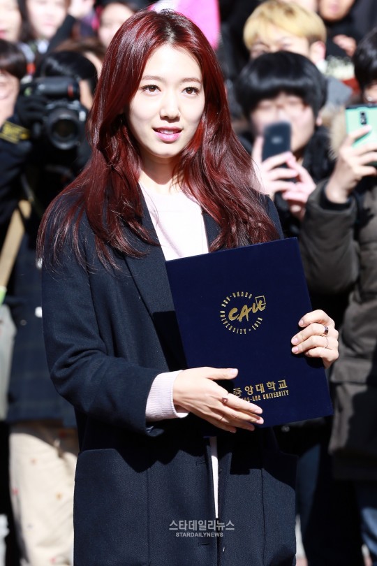 graduation-star-daily-news-Park-Shin-Hye-5-540x810