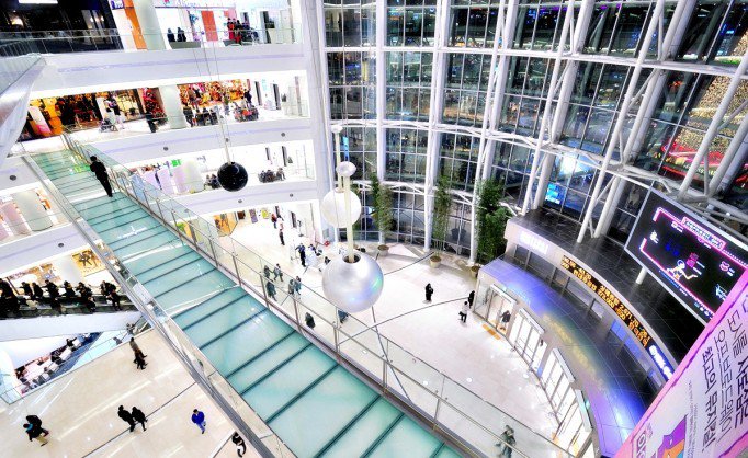 misc_1454453439_times_square_entertainment_complex_in_seoul_korea-682x418