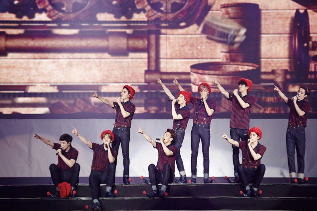 EXO_1468804570_엑소_두_번째_단독_콘서트_화보집_사진2