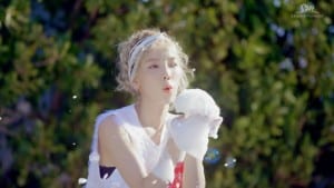 taeyeon-why-2016-kpop-7