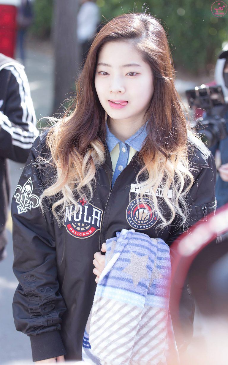 twice_dahyun_fantaken-768x1229