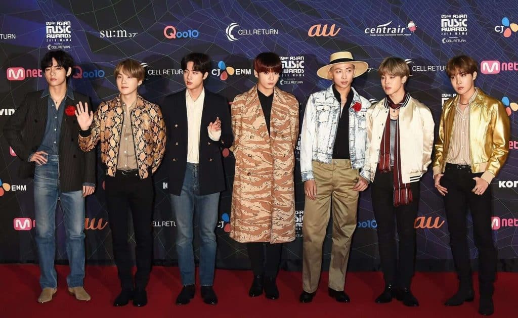 [Vogue] BTS, 2019 MAMA’da "Celine” Marka Kıyafetleriyle Büyük Beğeni
