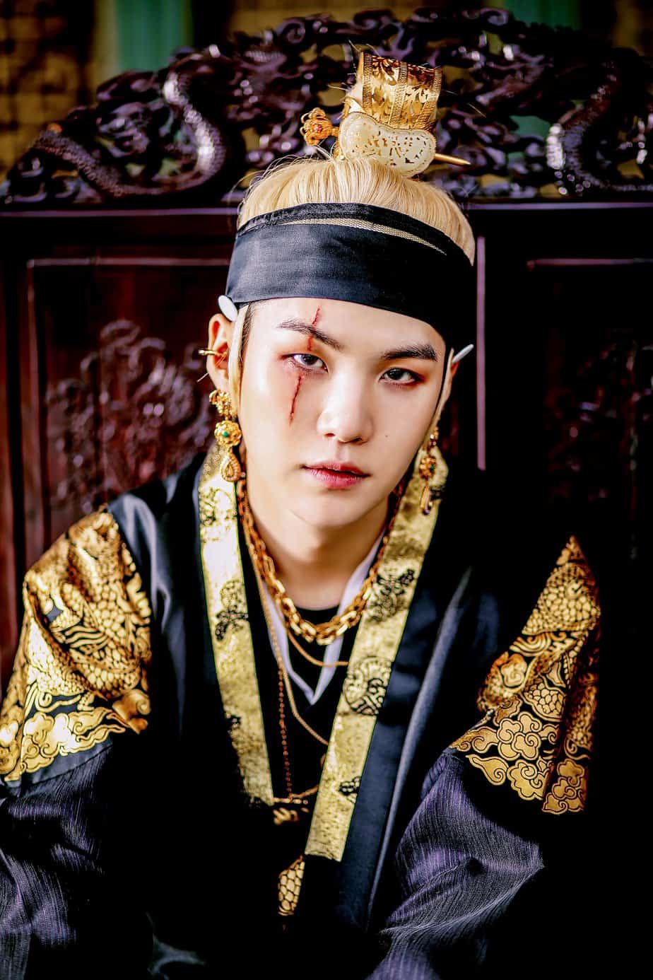 BTS'ten SUGA, Agust D Geri Dönüşü "D2" Mixtape'i İle