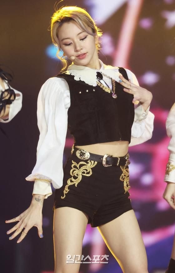 Theqoo Twice In Kiyafetlerinin Guzel Oldugu Soylenilen Tepkilerle Cry For Me Sahnesi Korezin Theqoo Twice In Kiyafetlerinin Guzel Oldugu Soylenilen Tepkilerle Cry For Me Sahnesi Korezin