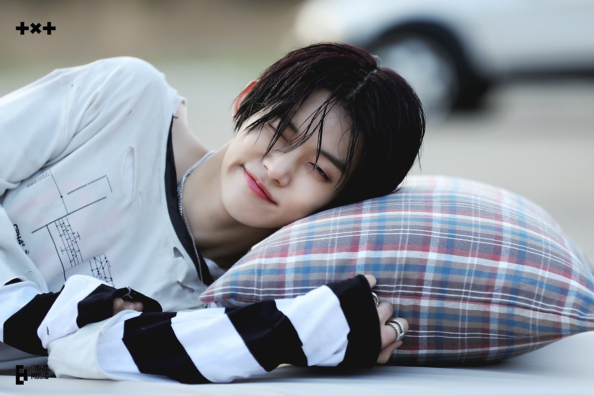 TXT, "0X1=LOVESONG (I Know I Love You)" Müzik Videsonun Kamera Arkası