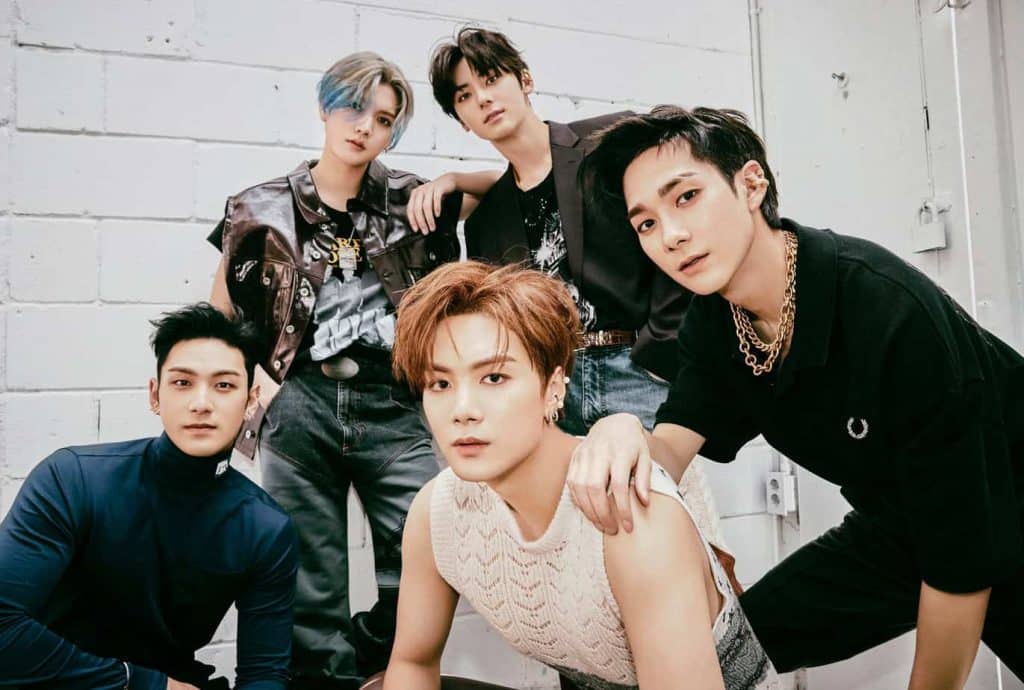 Est песни. песня есть только миг между прошлым и будущим текст. Est песни. Nuest группа корейская участники. группа нуест корея.