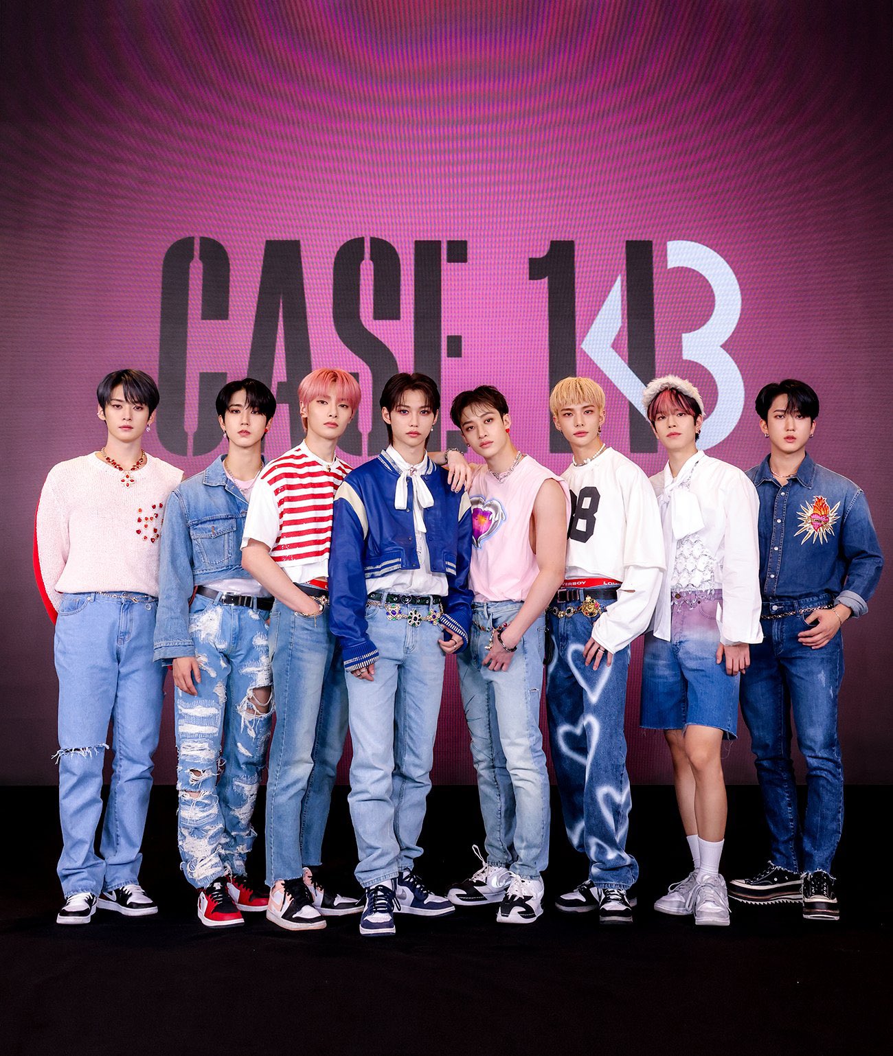 Kids this love. Группа Stray Kids 2022. Stray Kids Максидент. Stray Kids Case 143. K-Pop группа Stray Kids.